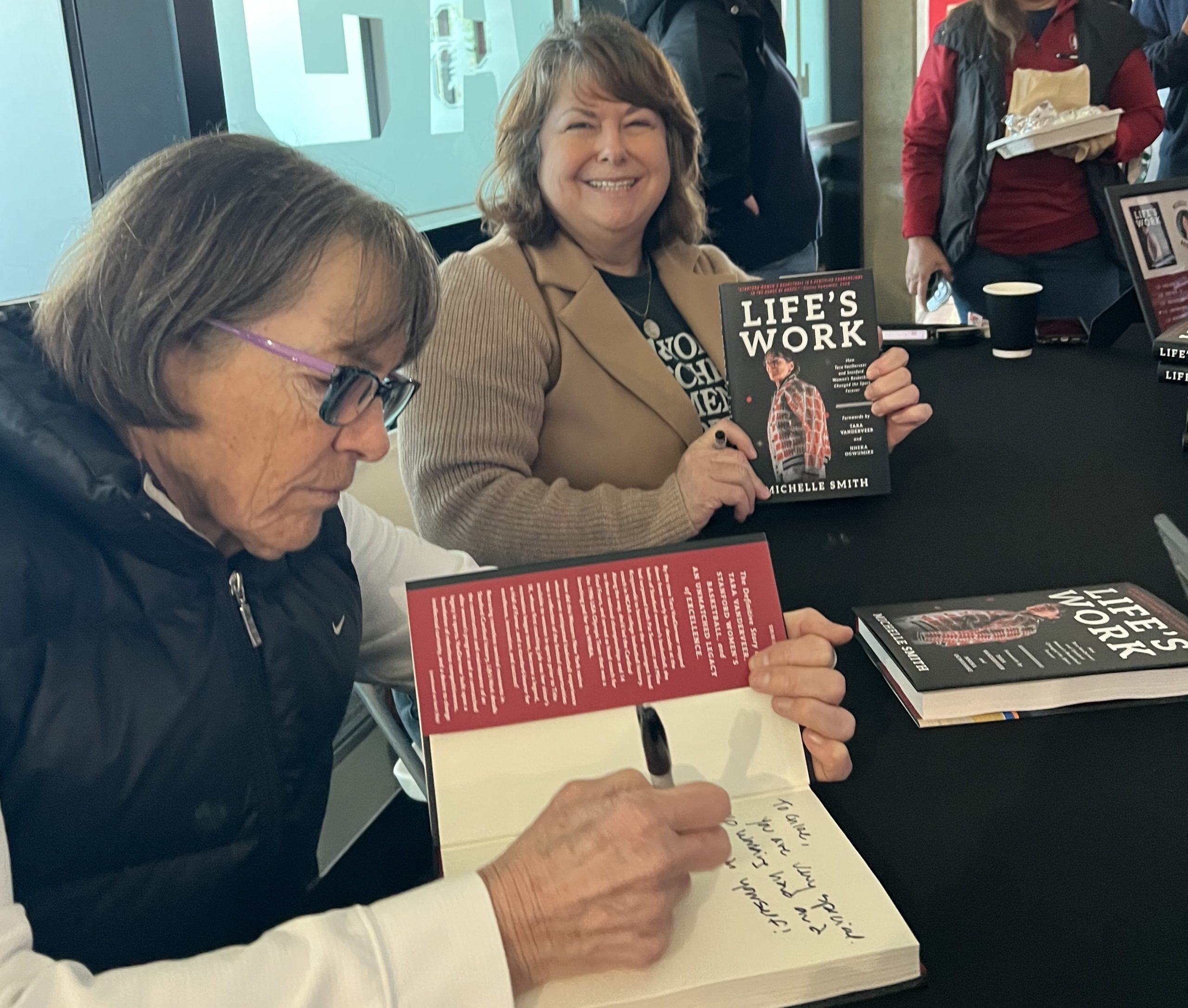 Bay Area writer pens biography on legendary Stanford women’s basketball coach VanDerveer